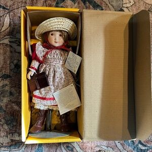 NIB Holly Hobbie “Spring” Doll